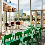 Yotel 4* Амстердам