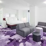 Yotel 4*