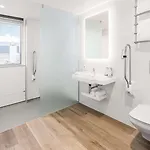 Yotel Hotel 4*
