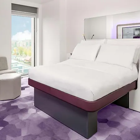 ホテル Yotel 4*