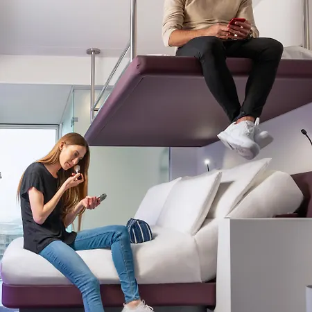 فندق Yotel