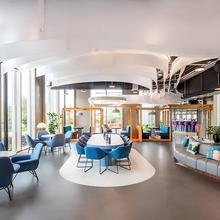 ホテル Yotel 4*