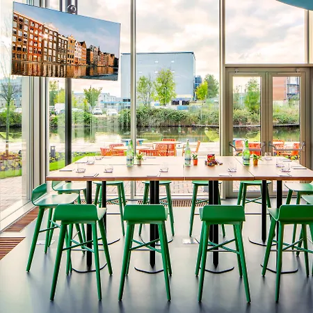 Hotell Yotel 4*
