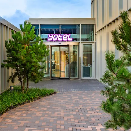 Yotel فندق 4*