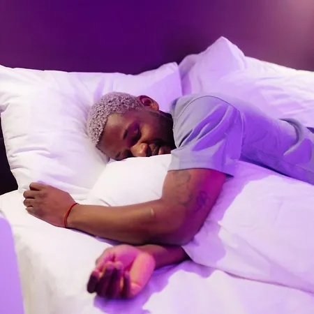 فندق Yotel 4*