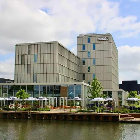 Yotel Hotel 4*