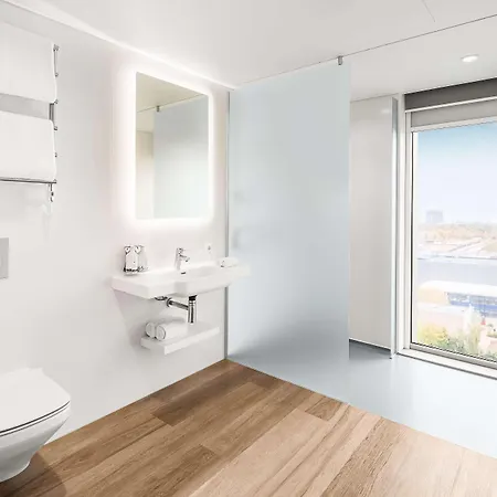 Yotel ホテル 4*