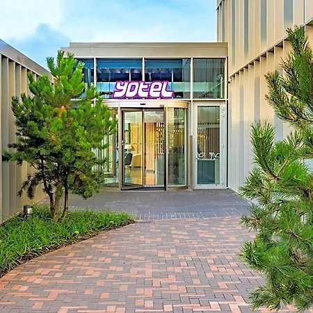 Yotel 4*
