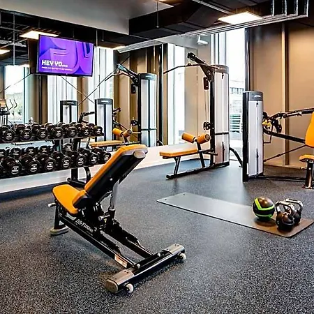 Yotel 4*