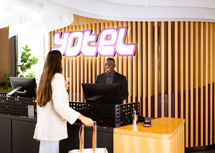 Yotel Отель