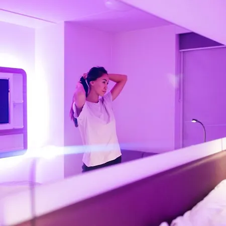 Yotel 4*