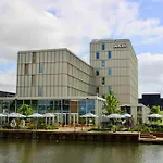 Yotel Hotell 4*