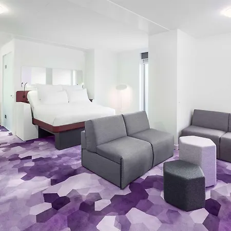 Yotel 4*